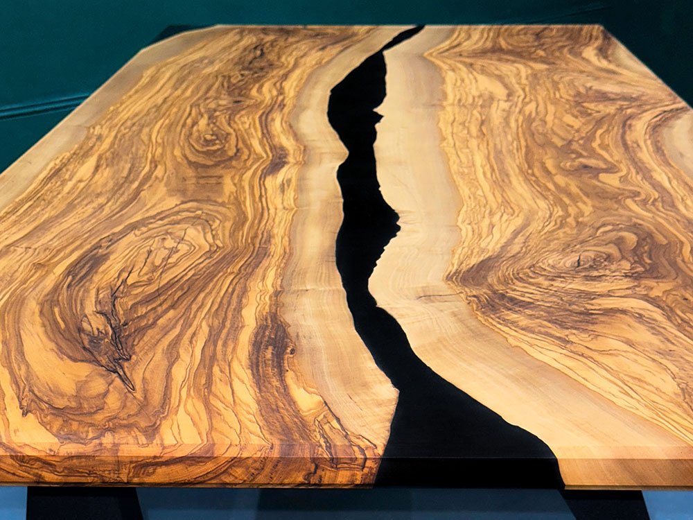 Sororia: Una mesa que celebra la autenticidad del olivo y la elegancia atemporal del diseño moderno